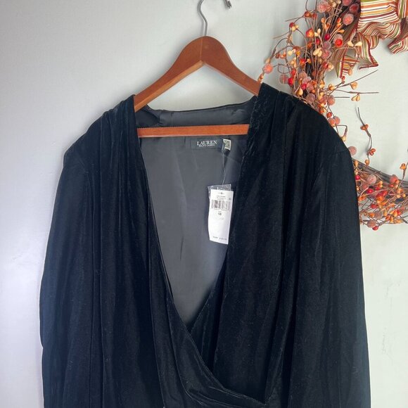 Lauren Ralph Lauren BLACK LABEL Velvet Top Sz 14 Black Plunging V Neck - Picture 4 of 9